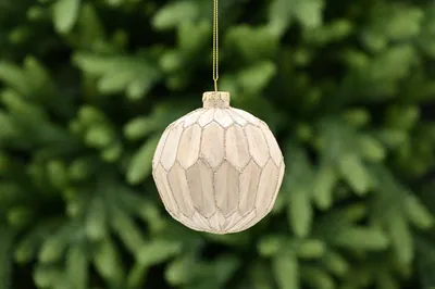 10cm champagne/gold hexagonal patterned glass ball