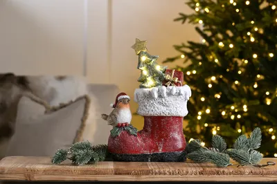29cm bo lit polyresin robin sitting on santas boot
