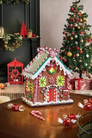 Candy Chalet - image 1