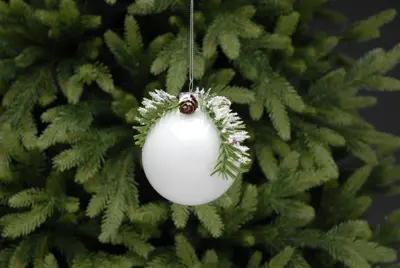 CN 8Cm Glass White Pine Ball