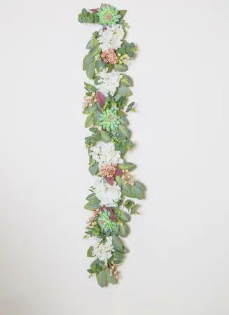 Cream Hydrangea,Succulent, Berry Garland 121Cm