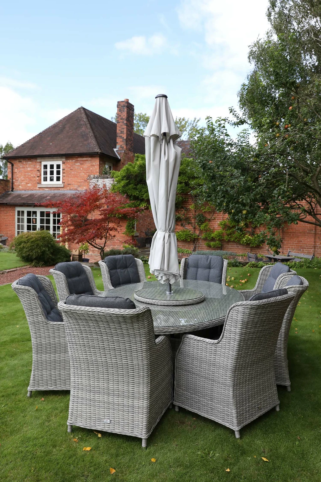 Oval outdoor dining table for 8 best sale