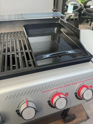 Spirit E-425 with Plancha - image 3